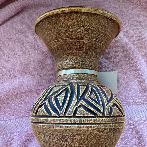 Sinclair Vase - Picture 5 of 5